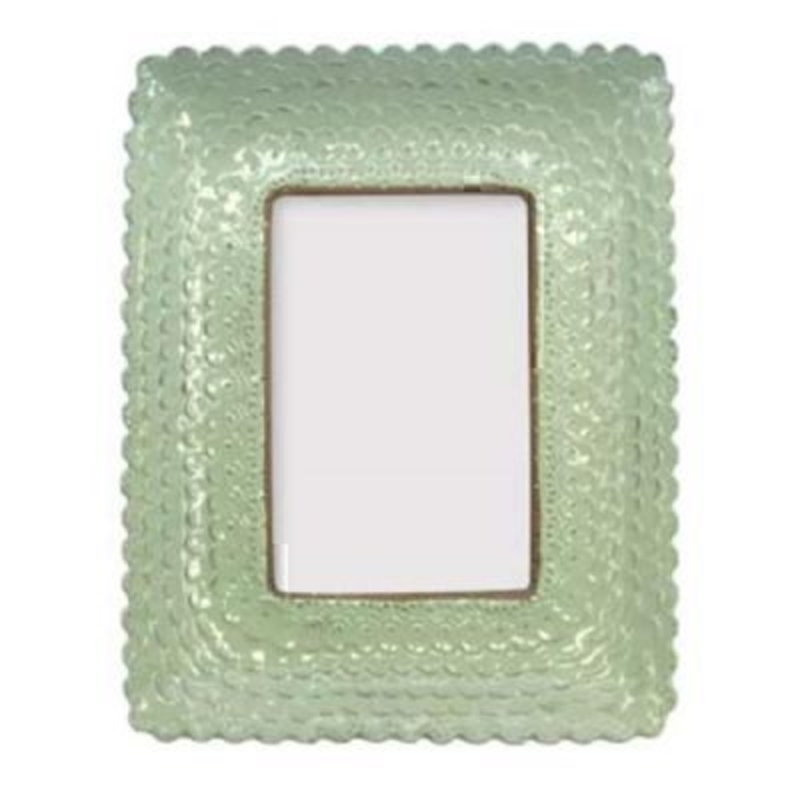 Pale green vintage chic style scalloped picture frame by Gisela Graham. Make the most of your photos by displaying them in this beautiful duck egg frame. Size 24.5x20cm